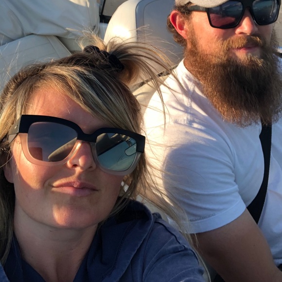 Meet your Posher, Laura - Picture 1 of 1